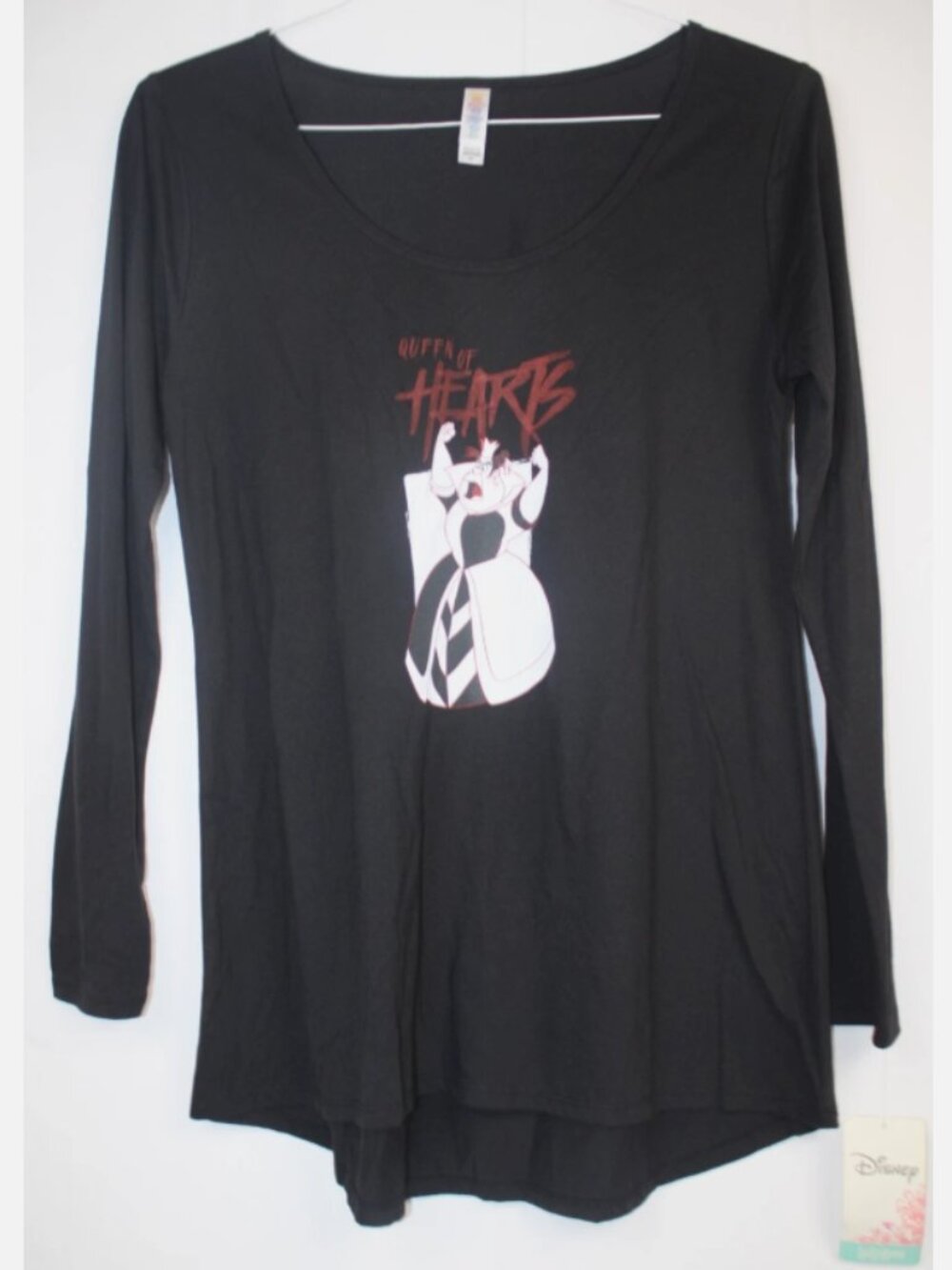 LuLaRoe LYNNAE Women's Shirt Top NWT Size M Medium Disney Queen of Hearts Black